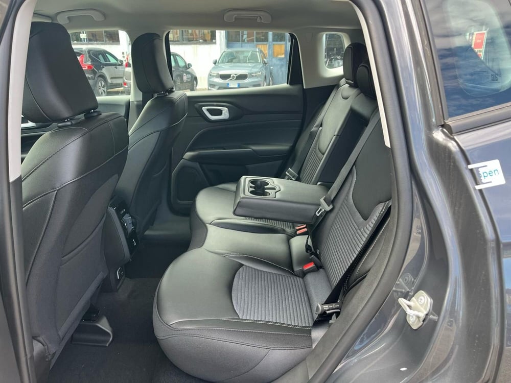 Jeep Compass nuova a Milano (14)