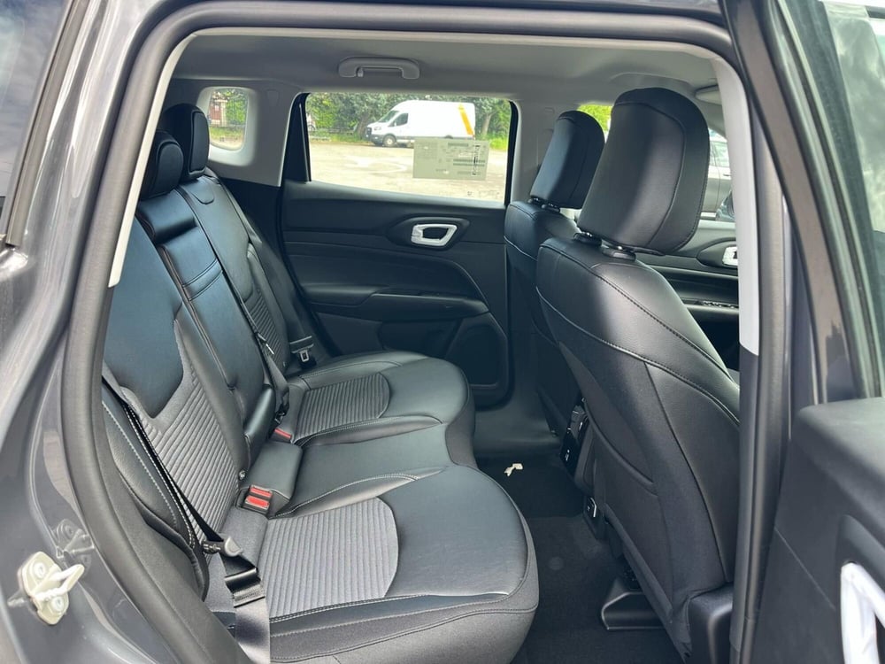 Jeep Compass nuova a Milano (15)