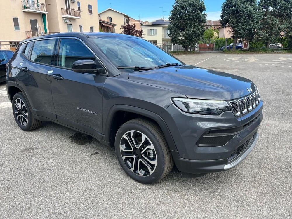 Jeep Compass nuova a Milano (3)