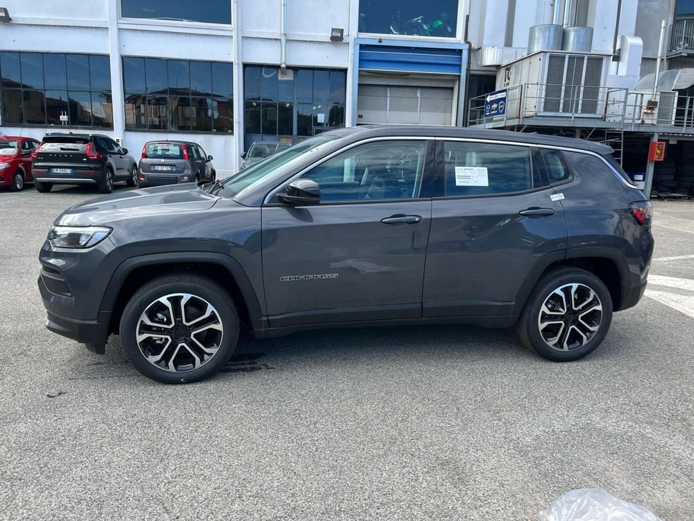 Jeep Compass nuova a Milano (4)