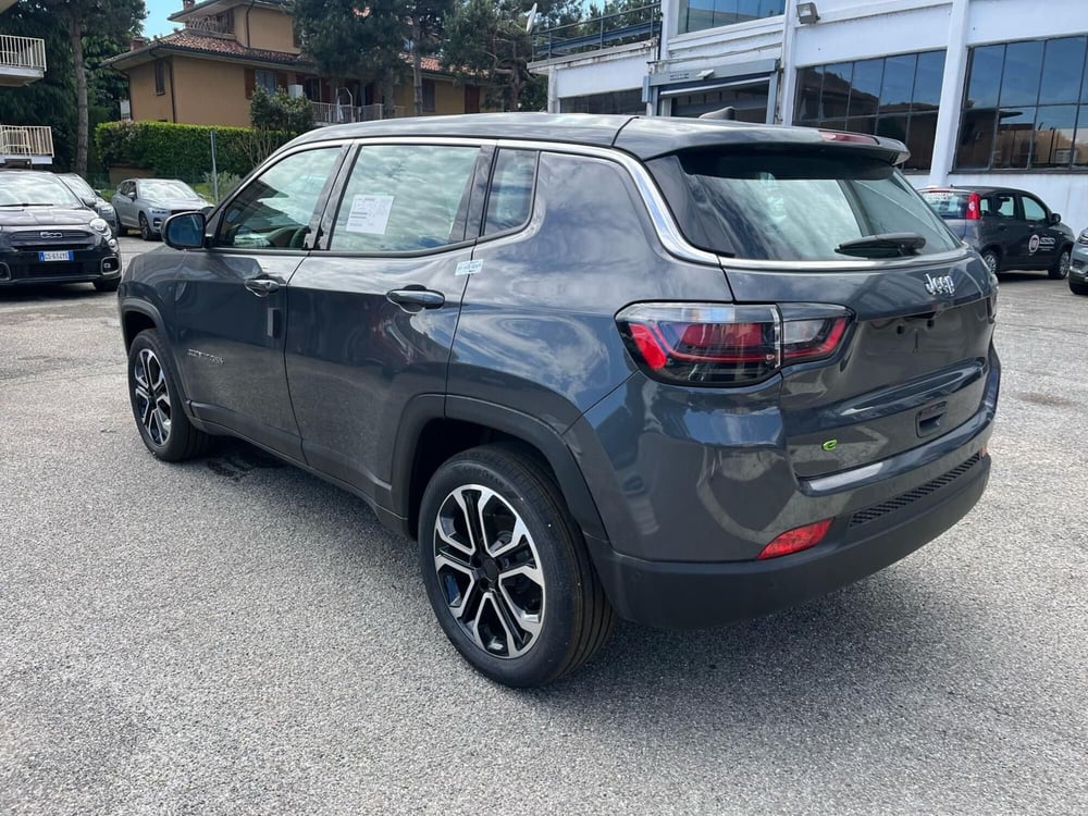 Jeep Compass nuova a Milano (6)