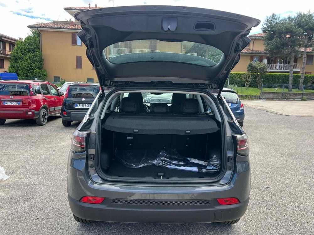 Jeep Compass nuova a Milano (9)