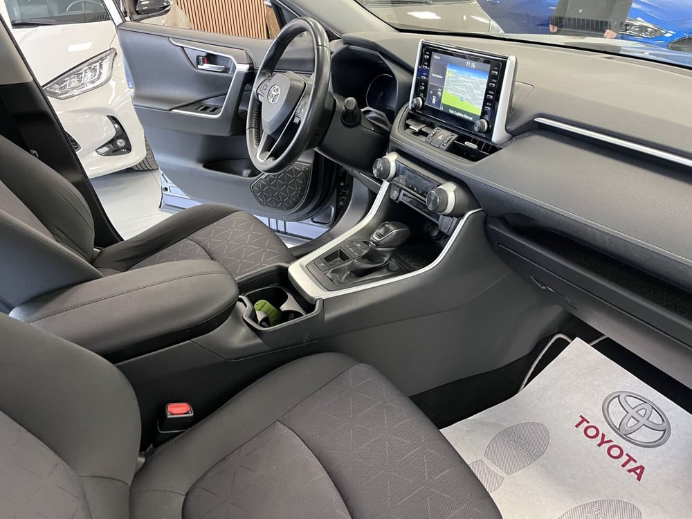 Toyota Rav4 usata a Prato (8)