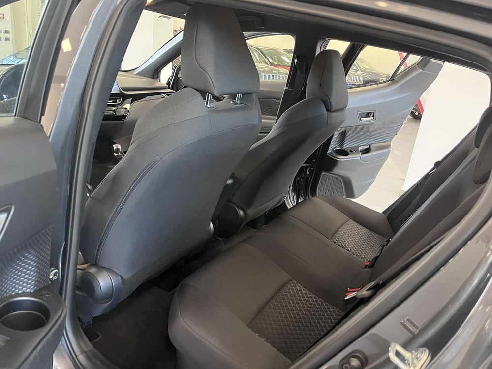 Toyota Toyota C-HR usata a Prato (10)