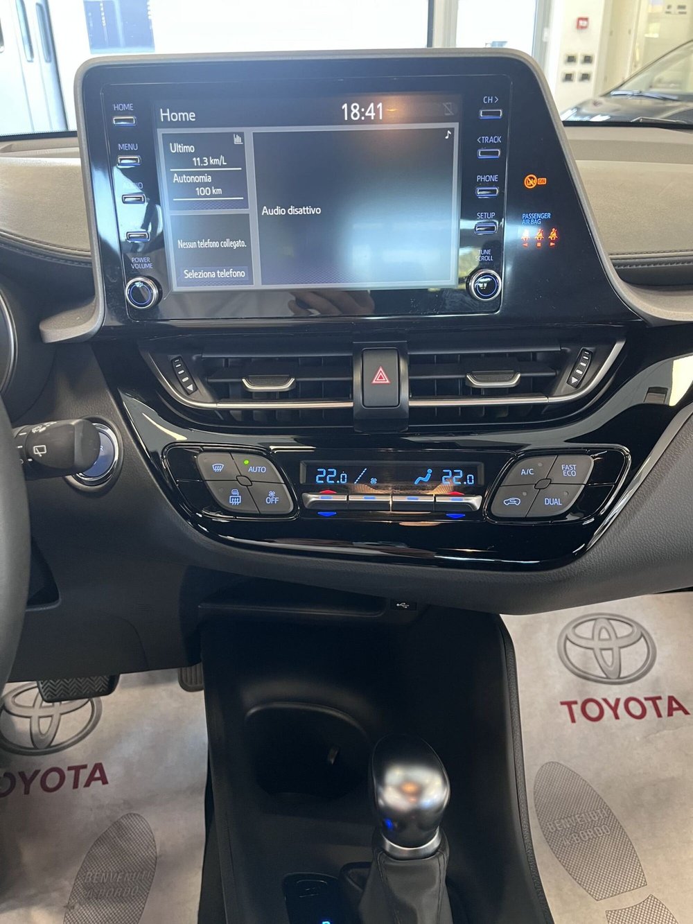 Toyota Toyota C-HR usata a Prato (12)