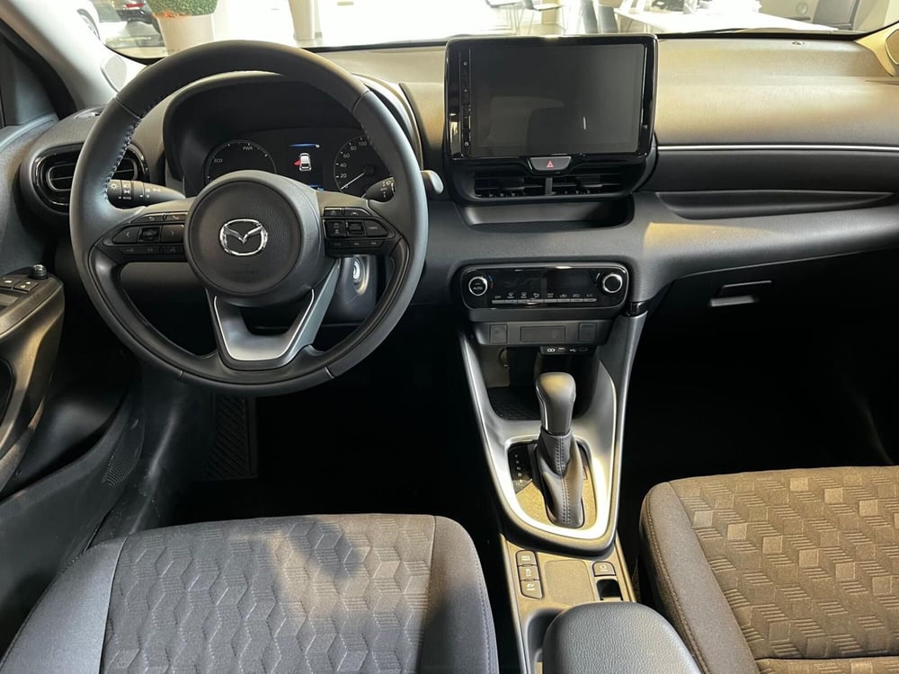 Mazda Mazda2 Hybrid nuova a Cremona (8)