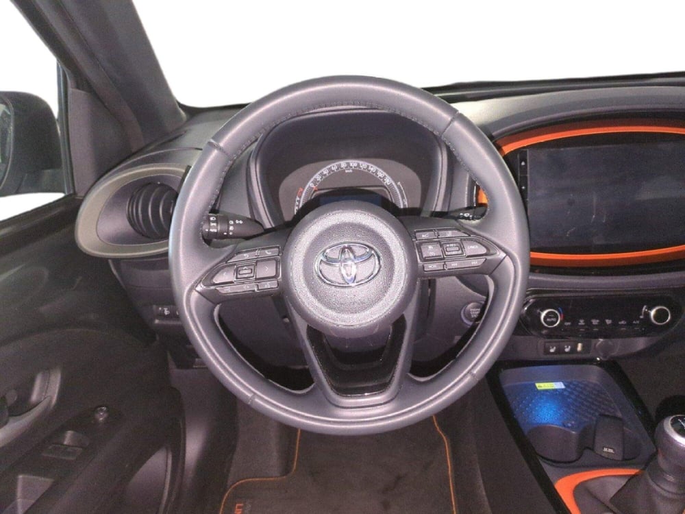 Toyota Aygo X usata a Milano (13)