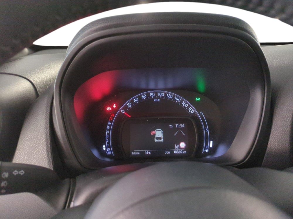 Toyota Aygo X usata a Milano (15)