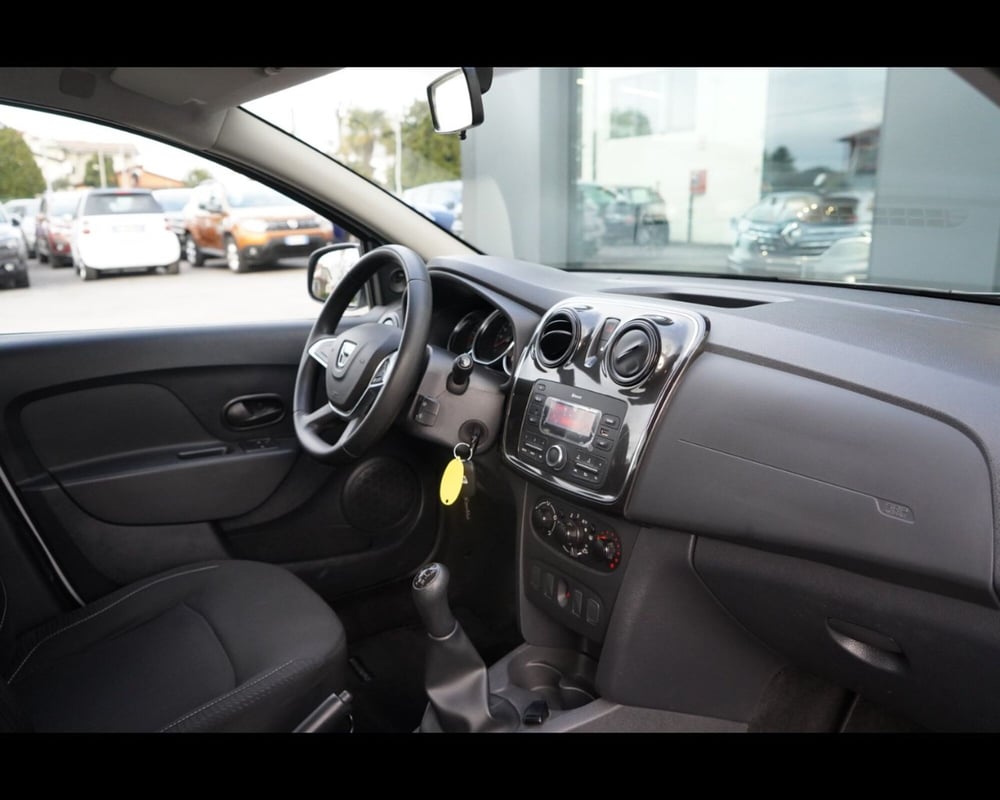Dacia Sandero usata a Treviso (13)