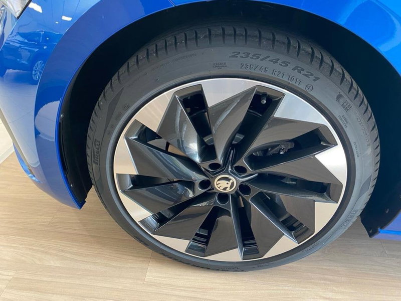 Skoda Enyaq Coupé usata a Pescara (16)