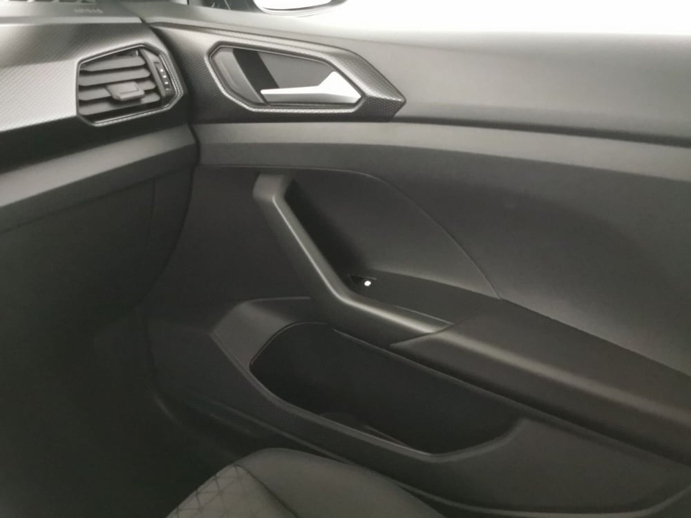 Volkswagen T-Cross usata a Chieti (17)