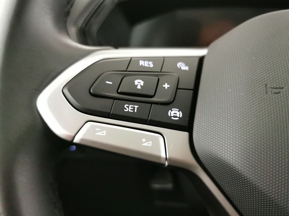Volkswagen T-Cross usata a Chieti (18)