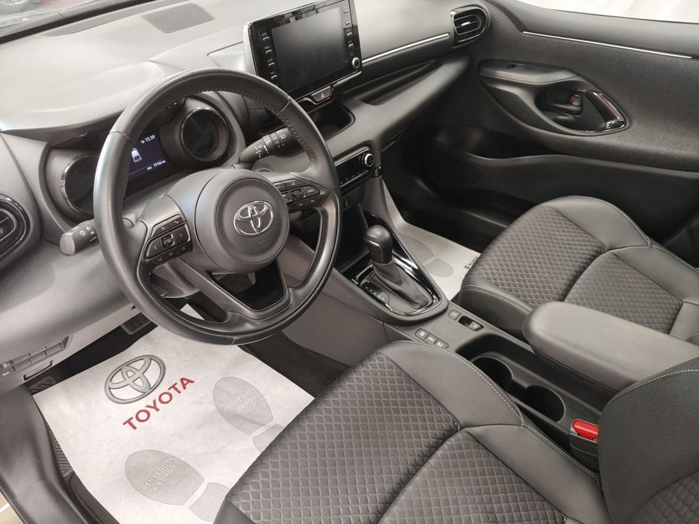 Toyota Yaris usata a Roma (12)