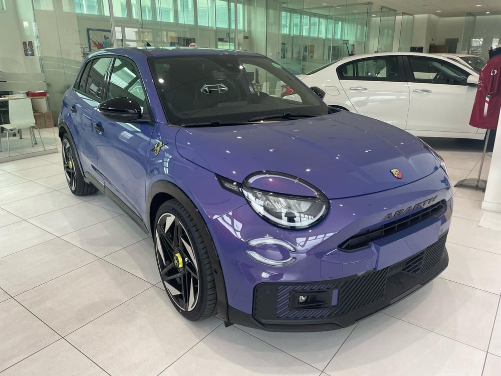 Abarth 600e nuova a Reggio Emilia
