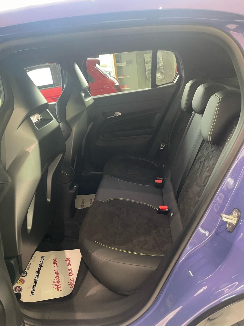 Abarth 600e nuova a Reggio Emilia (15)