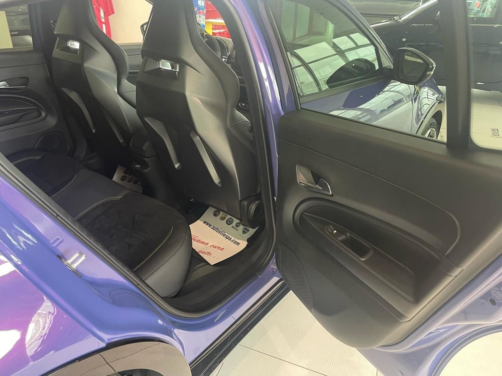 Abarth 600e nuova a Reggio Emilia (17)