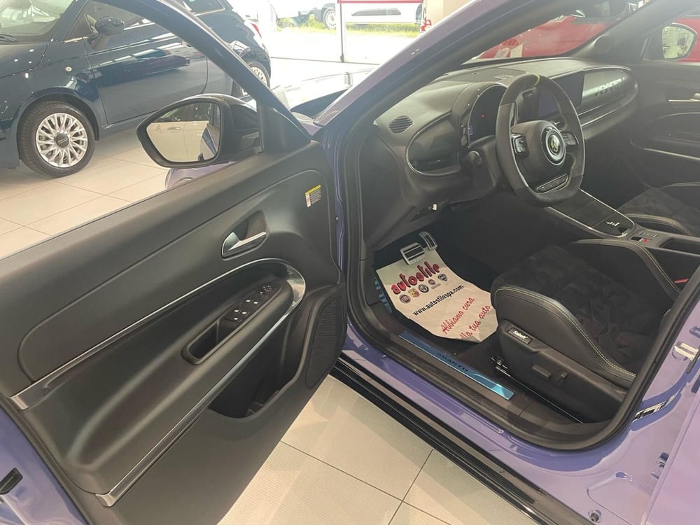 Abarth 600e nuova a Reggio Emilia (5)