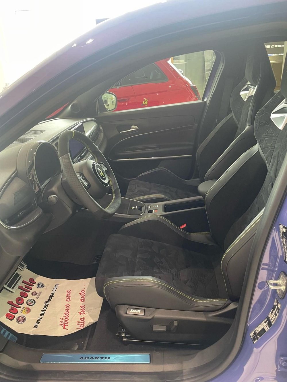Abarth 600e nuova a Reggio Emilia (6)