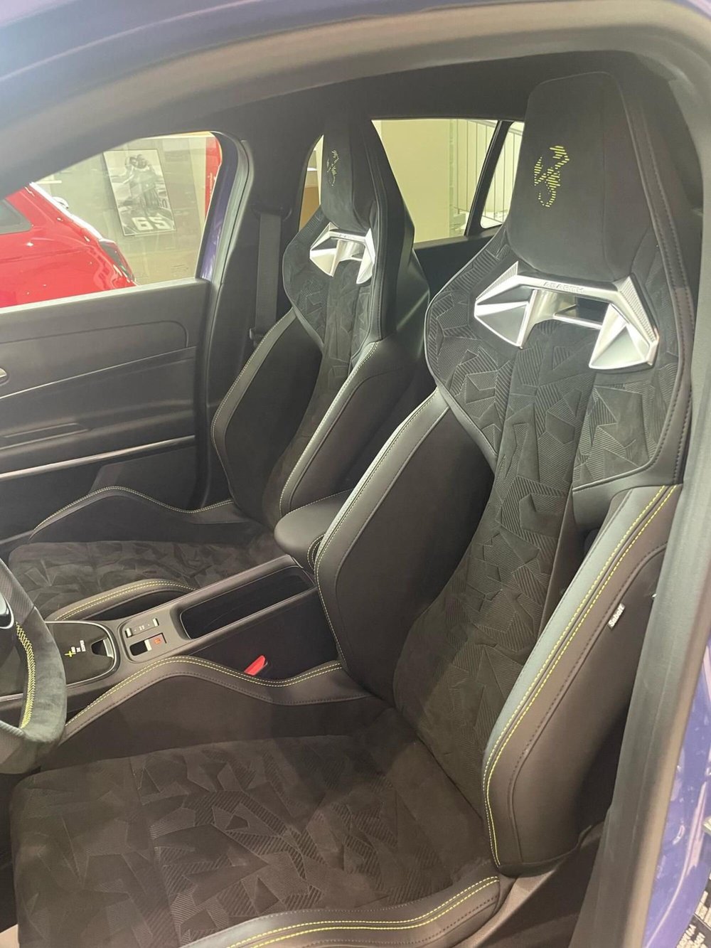 Abarth 600e nuova a Reggio Emilia (7)