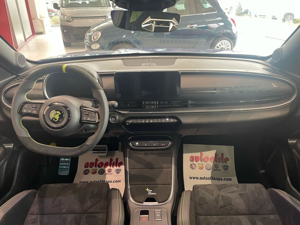 Abarth 600e nuova a Reggio Emilia (9)