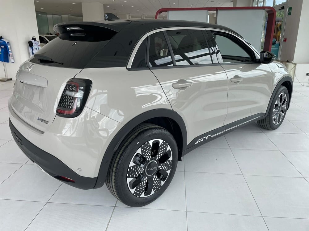 Fiat 600 nuova a Reggio Emilia (2)