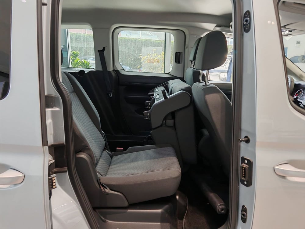 Volkswagen Caddy nuova a Palermo (11)