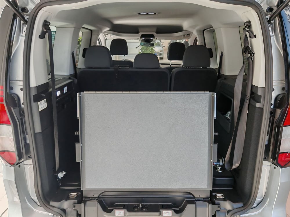 Volkswagen Caddy nuova a Palermo (8)