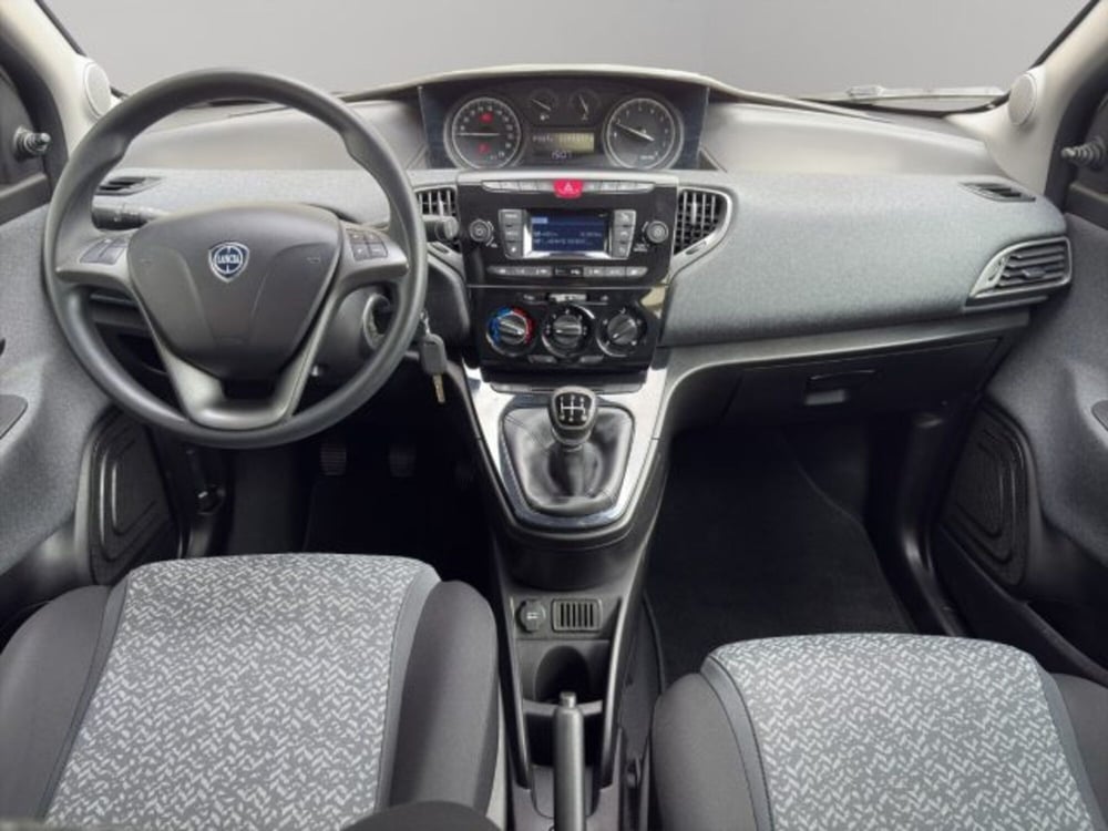 Lancia Ypsilon usata a Perugia (10)