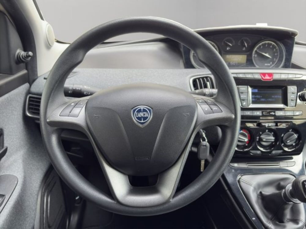 Lancia Ypsilon usata a Perugia (11)