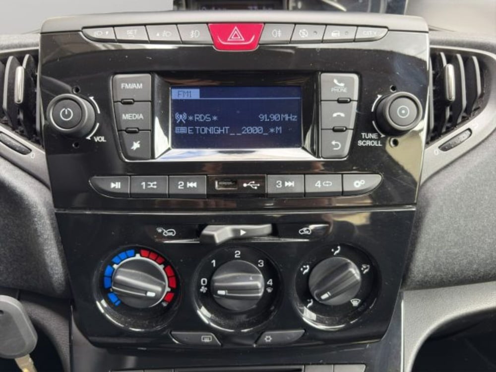 Lancia Ypsilon usata a Perugia (14)