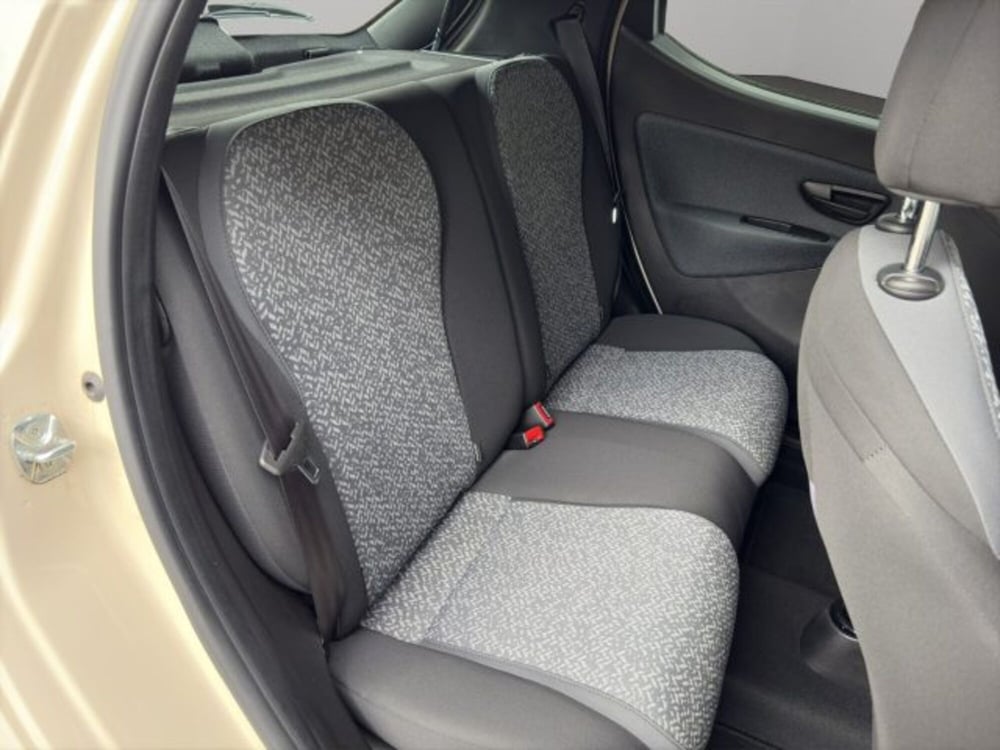 Lancia Ypsilon usata a Perugia (18)