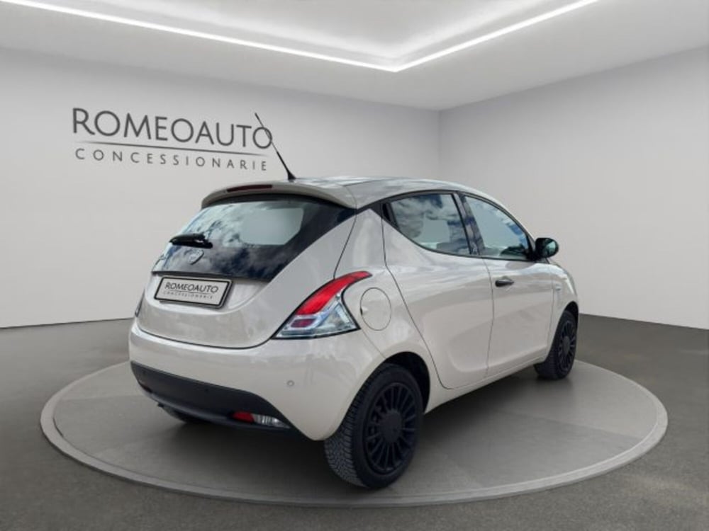 Lancia Ypsilon usata a Perugia (5)