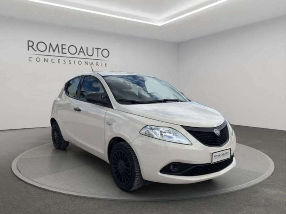 Lancia Ypsilon usata a Perugia (7)