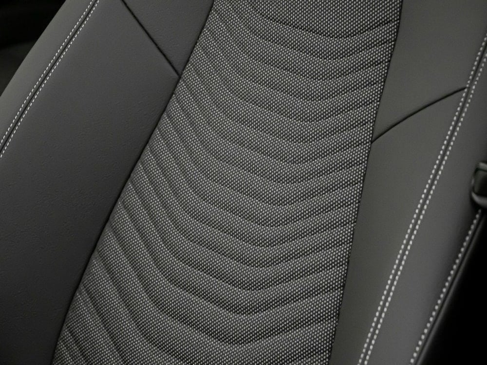 Mercedes-Benz GLB nuova a Macerata (12)