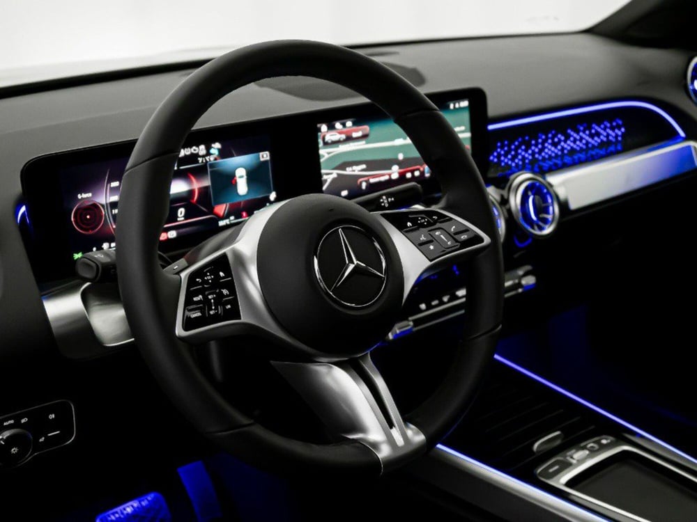 Mercedes-Benz GLB nuova a Macerata (13)