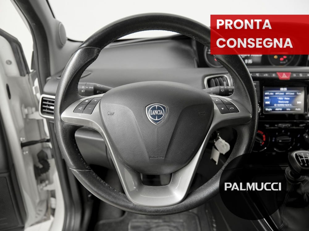 Lancia Ypsilon usata a Prato (17)