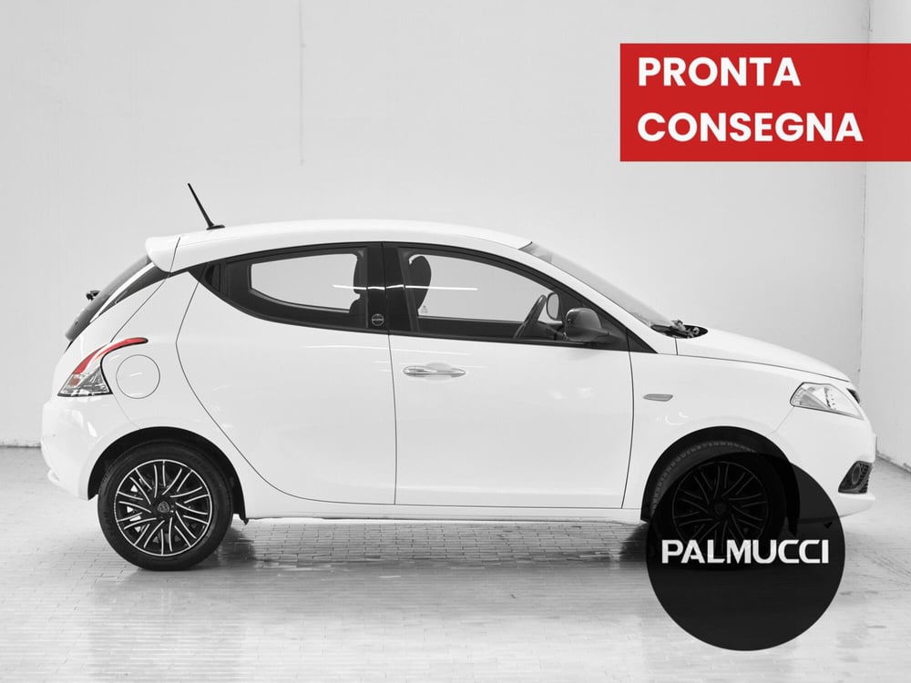 Lancia Ypsilon usata a Prato (4)