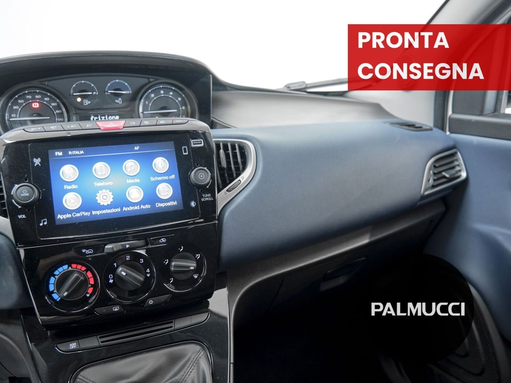 Lancia Ypsilon usata a Prato (11)