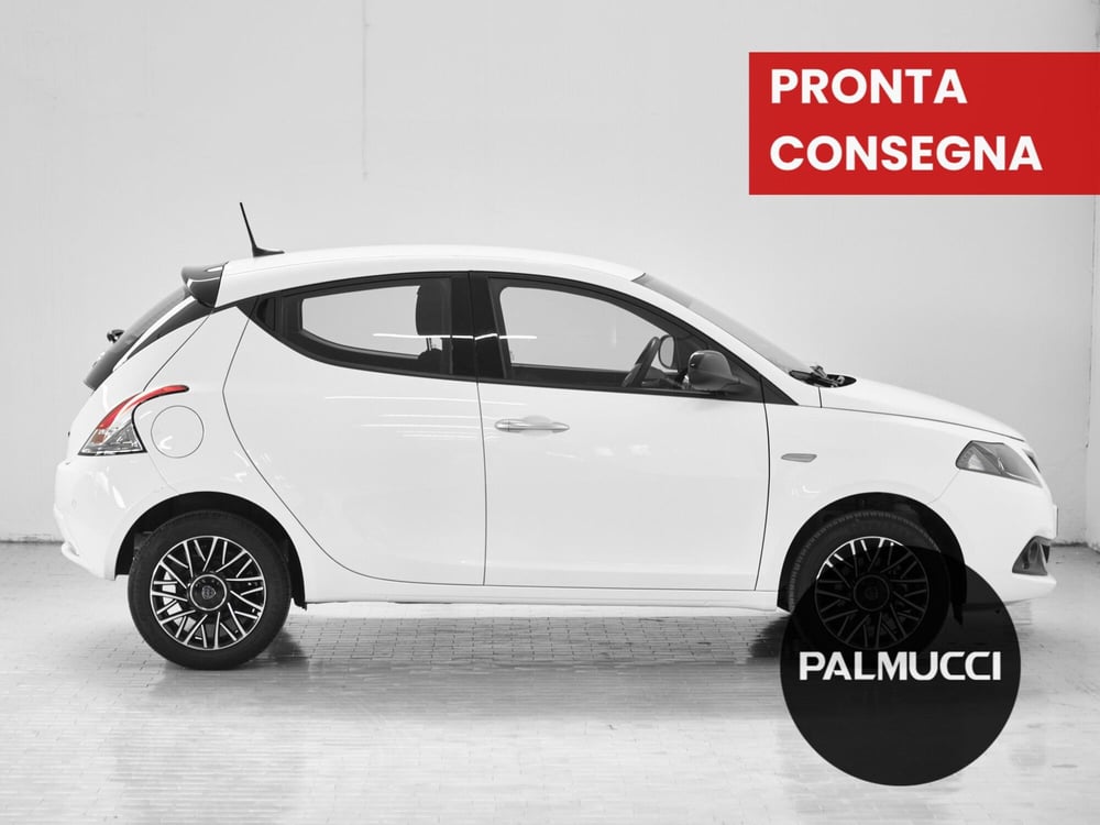 Lancia Ypsilon usata a Prato (2)