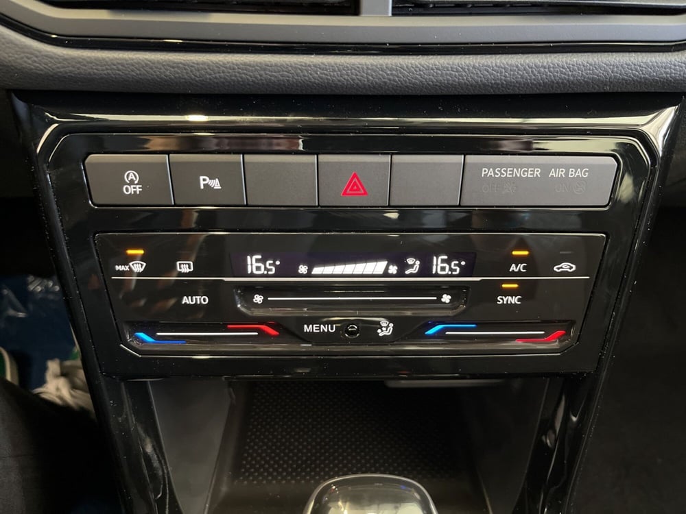 Volkswagen T-Cross nuova a Salerno (16)