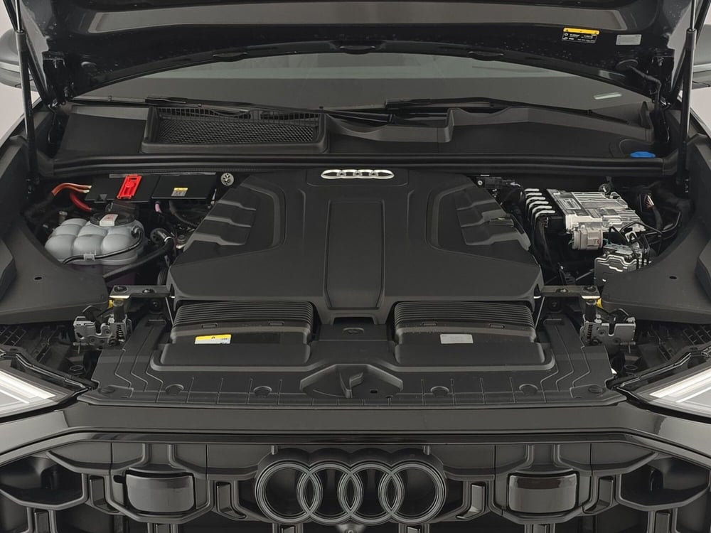 Audi Q8 nuova a Alessandria (8)