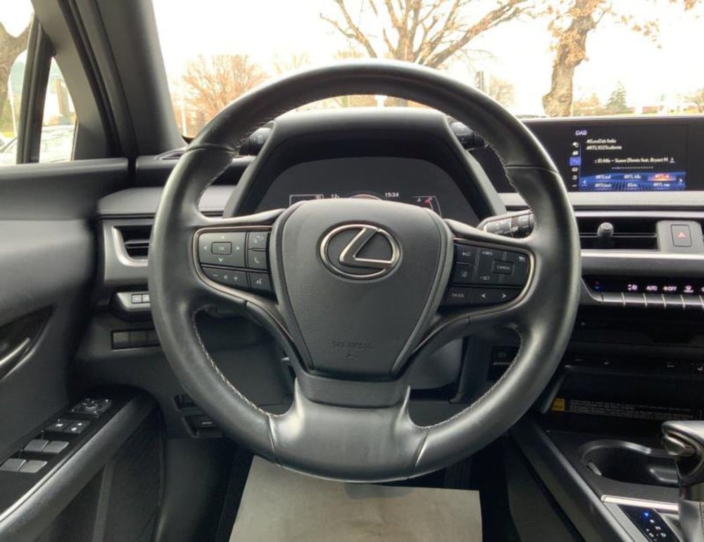 Lexus UX usata a Arezzo (10)