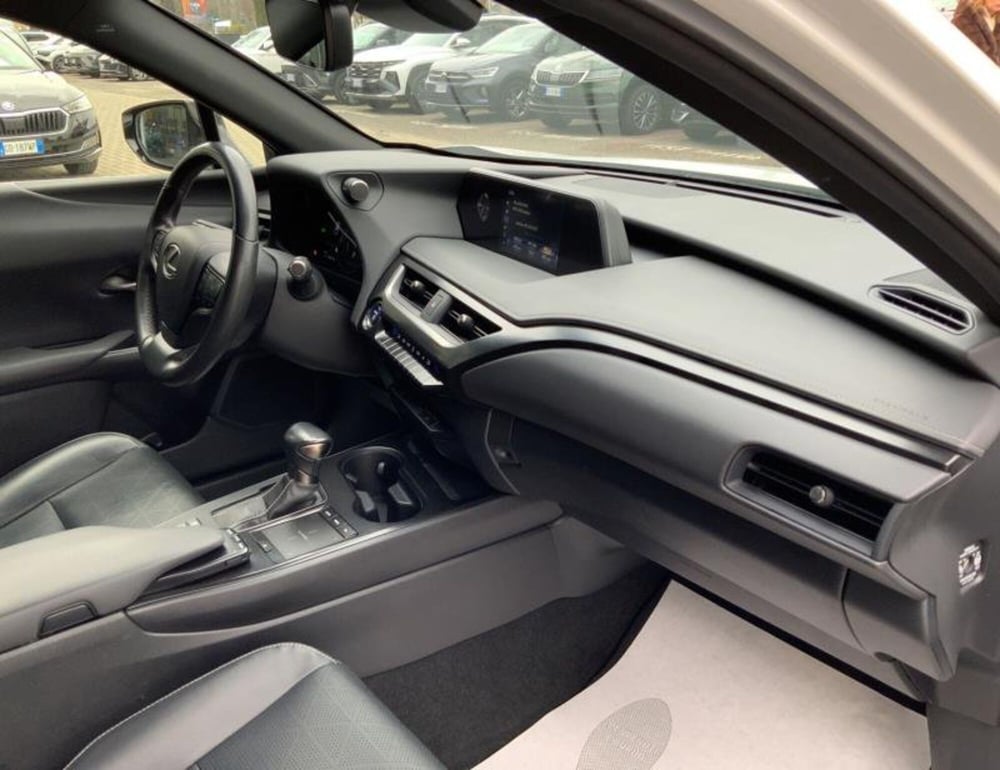Lexus UX usata a Arezzo (6)