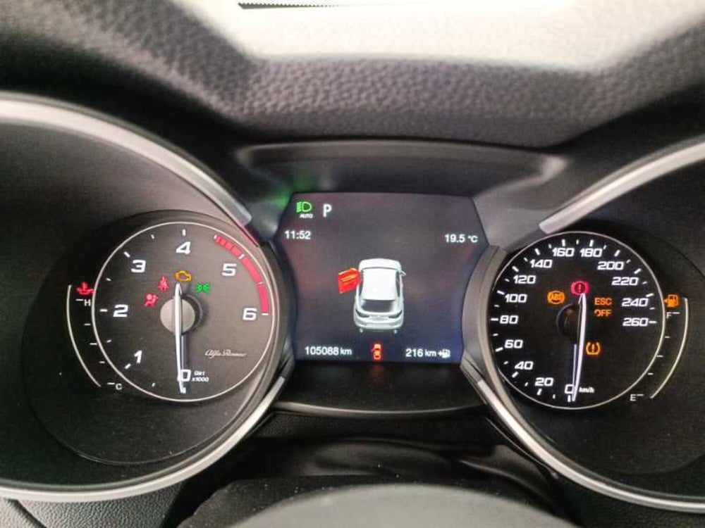 Alfa Romeo Stelvio usata a Treviso (15)
