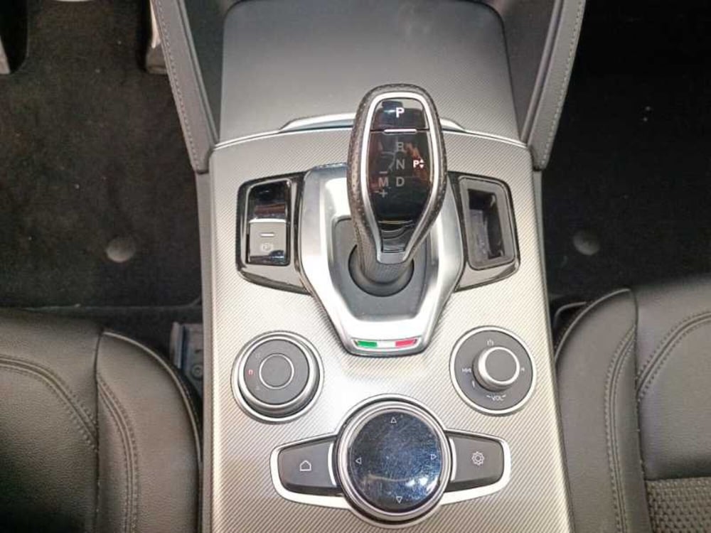 Alfa Romeo Stelvio usata a Treviso (19)