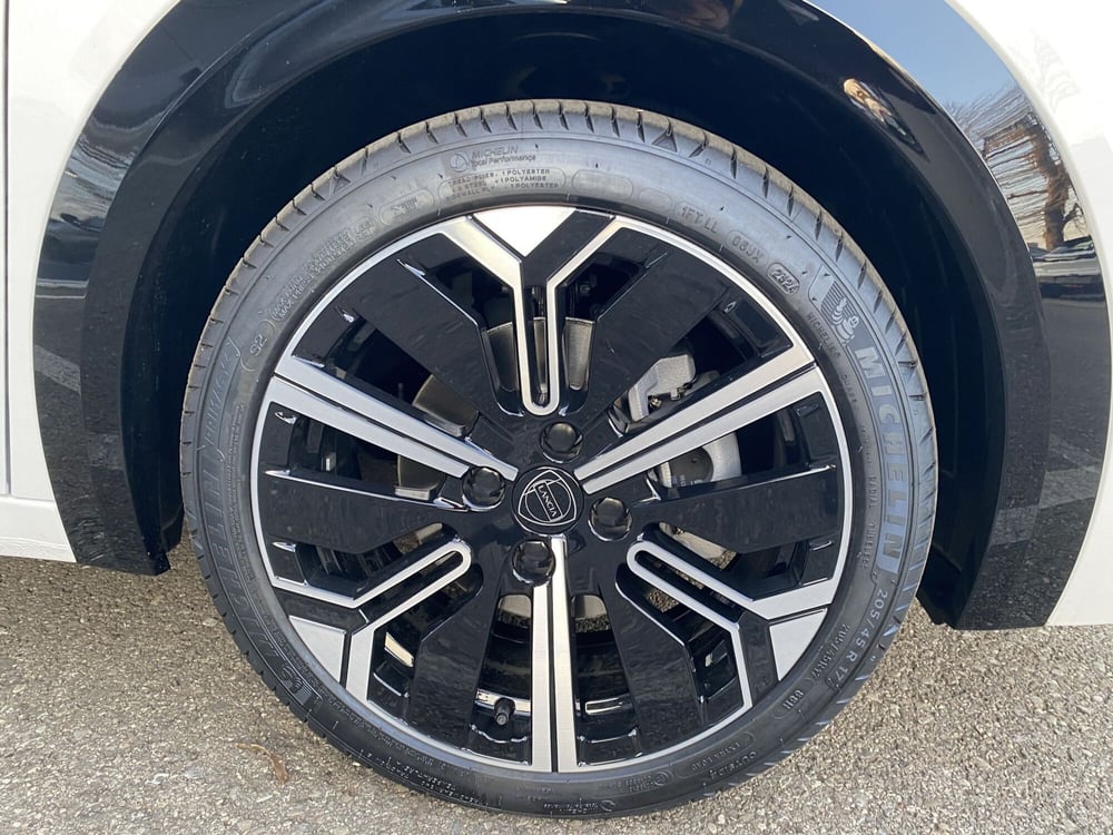 Lancia Ypsilon nuova a Modena (12)