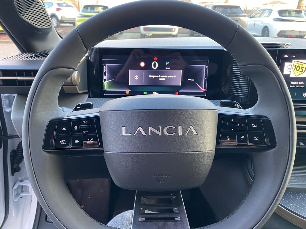 Lancia Ypsilon nuova a Modena (5)