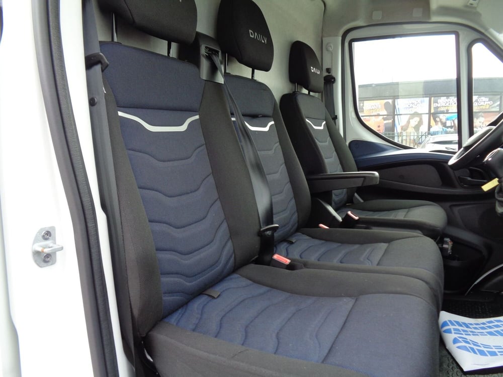 Iveco Daily Furgone usata a Treviso (15)