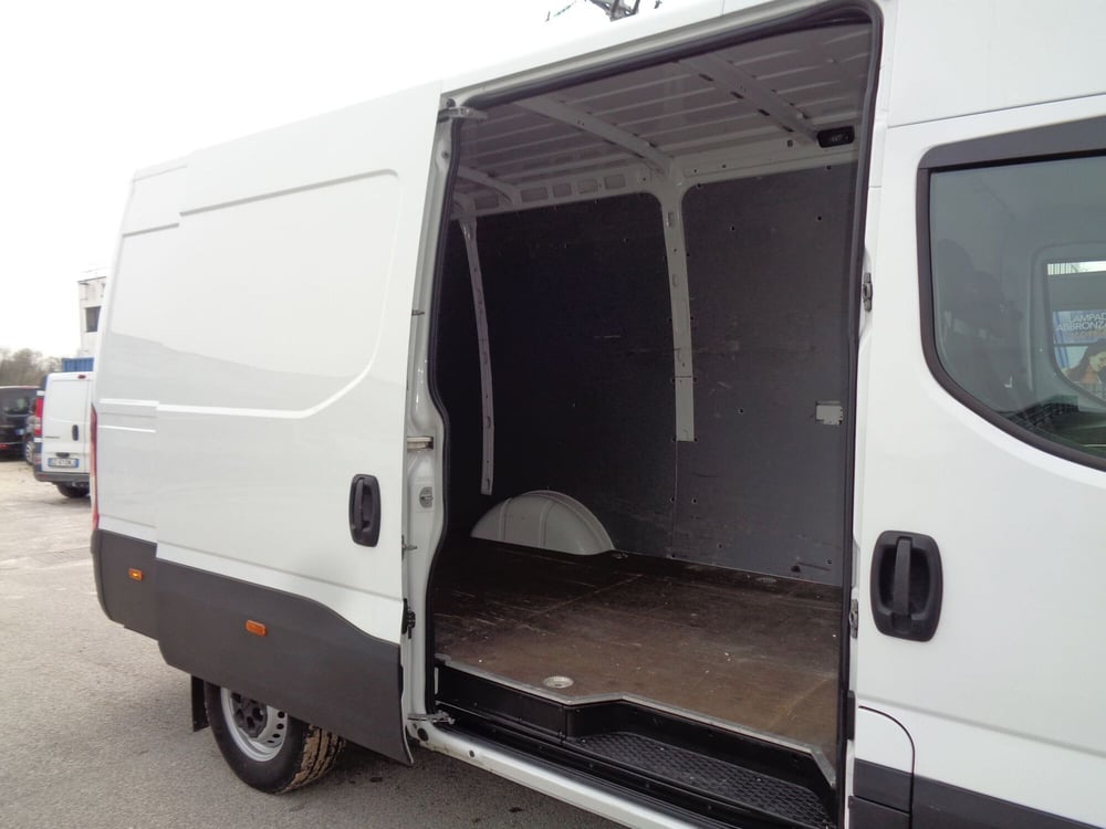 Iveco Daily Furgone usata a Treviso (7)