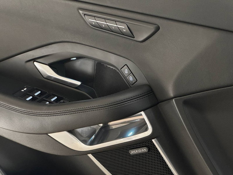 Jaguar E-Pace usata a Savona (14)